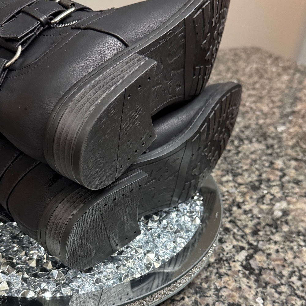 XOXO Black Textured sweater riding Boots NWOT 9.5 - Picture 9 of 12
